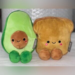 Hallmark Better Together Avocado and Toast Magnetic Plush Set